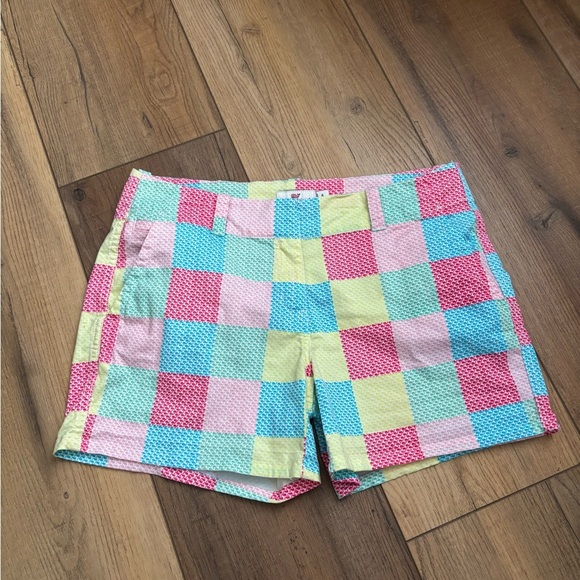 Vineyard Vines Pants - Vineyard Vines patchwork shorts